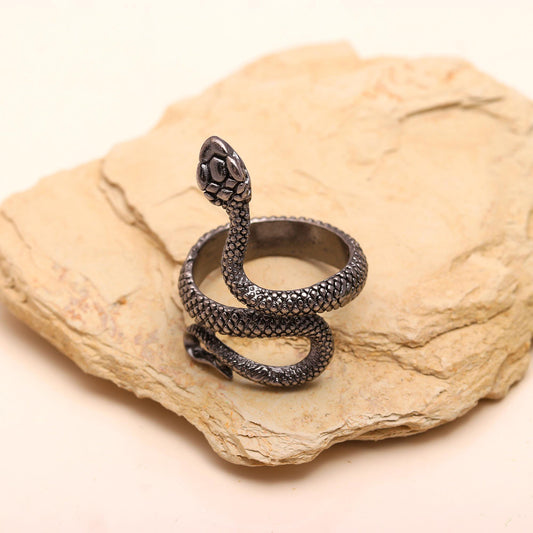 Adjustable Oxidized Snake Ring – Vintage-Inspired Coiled Design in Darkened Metal